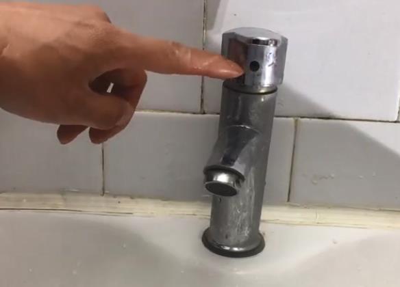 衛(wèi)生間臺盆水龍頭拆卸圖解,6張步驟大圖帶你全程拆卸! 衛(wèi)生間臺盆水龍頭拆卸圖解,6張步驟大圖帶你全程拆卸!